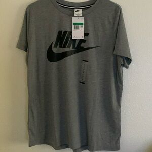 NWT Nike T shirt